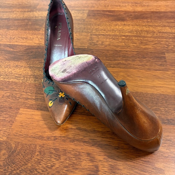Prada Women Brown Pointed Toe High Heel Pumps W Flower Appliques - Picture 5 of 5